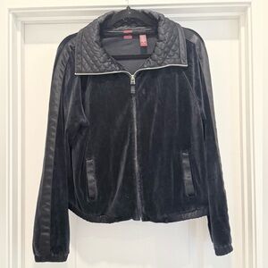 Valerie Stevens Elegant Black Quilted Outerwear